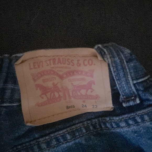 Levi’s - Picture 2 of 3